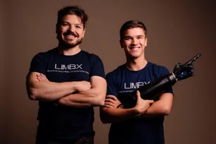 Imagem referente à matéria: Próteses são caras e nada brasileiras. Essa dupla gaúcha atraiu Domo e Unimed para mudar isso