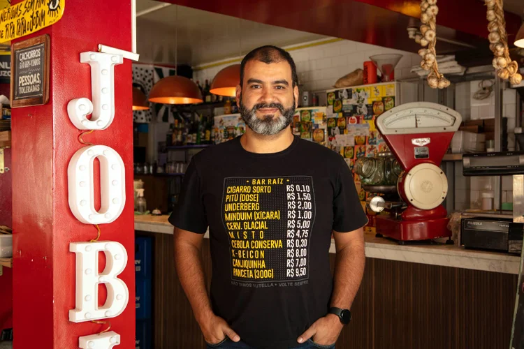 André Silveira, do Grupo Hungry: "Os falsificadores usam garrafas e selos originais. A fraude é quase impossível de identificar visualmente. Por isso, é fundamental barrar a produção e a distribuição antes que cheguem ao consumidor" (Luís Vinhão/Divulgação)