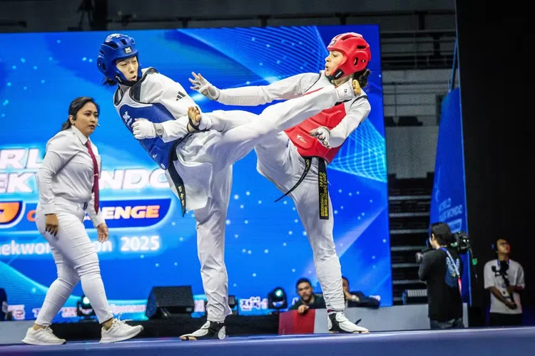 Taekwondo: Maria Clara Pacheco, de vermelho, derrota sul-coreana, de azul (World Taekwondo)