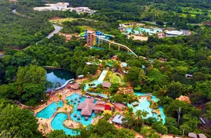 Esta empresa vai faturar R$ 1,7 bilhão com um dos parques mais visitados do mundo e vários resorts
