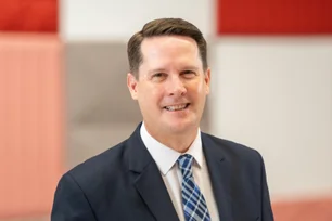 Imagem referente à matéria: Rede global de IA já esbarra em esgotamento de cabos submarinos, diz executivo da Nokia