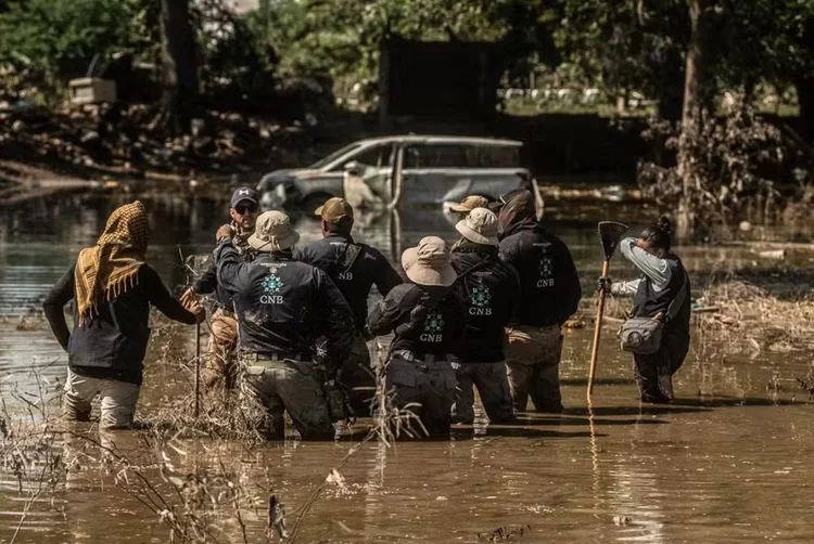 México: Comissão Nacional de Busca ainda procura por desaparecidos após intensas chuvas  ( HECTOR QUINTANAR /AFP)