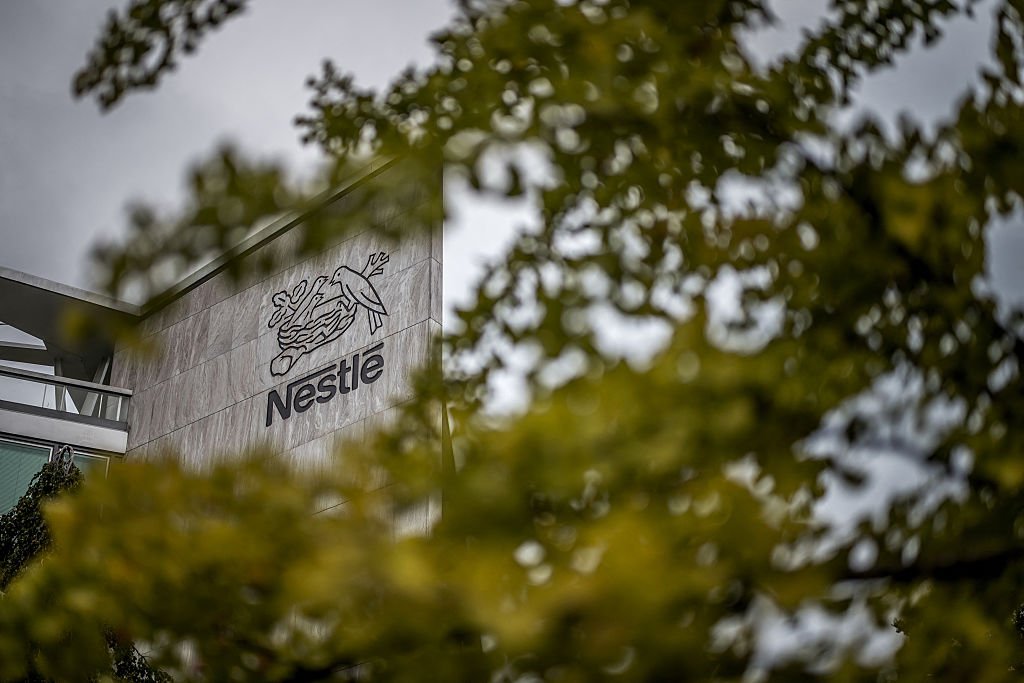 Nestlé cortará 16 mil empregos para acelerar reestruturação e recuperação financeira, diz CEO