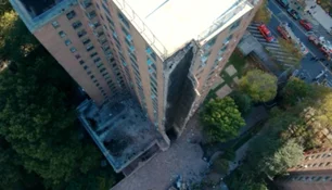 Imagem referente à matéria: Prédio de 17 andares se abre de cima a baixo em Nova York; veja vídeo