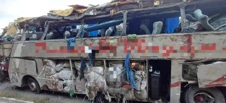 Ônibus que capotou em Pernambuco levava mais passageiros do que o informado