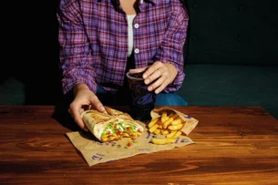 A ousada meta da Taco Bell: 3 mil lojas fora dos EUA até 2030 com marketing 'rebelde'