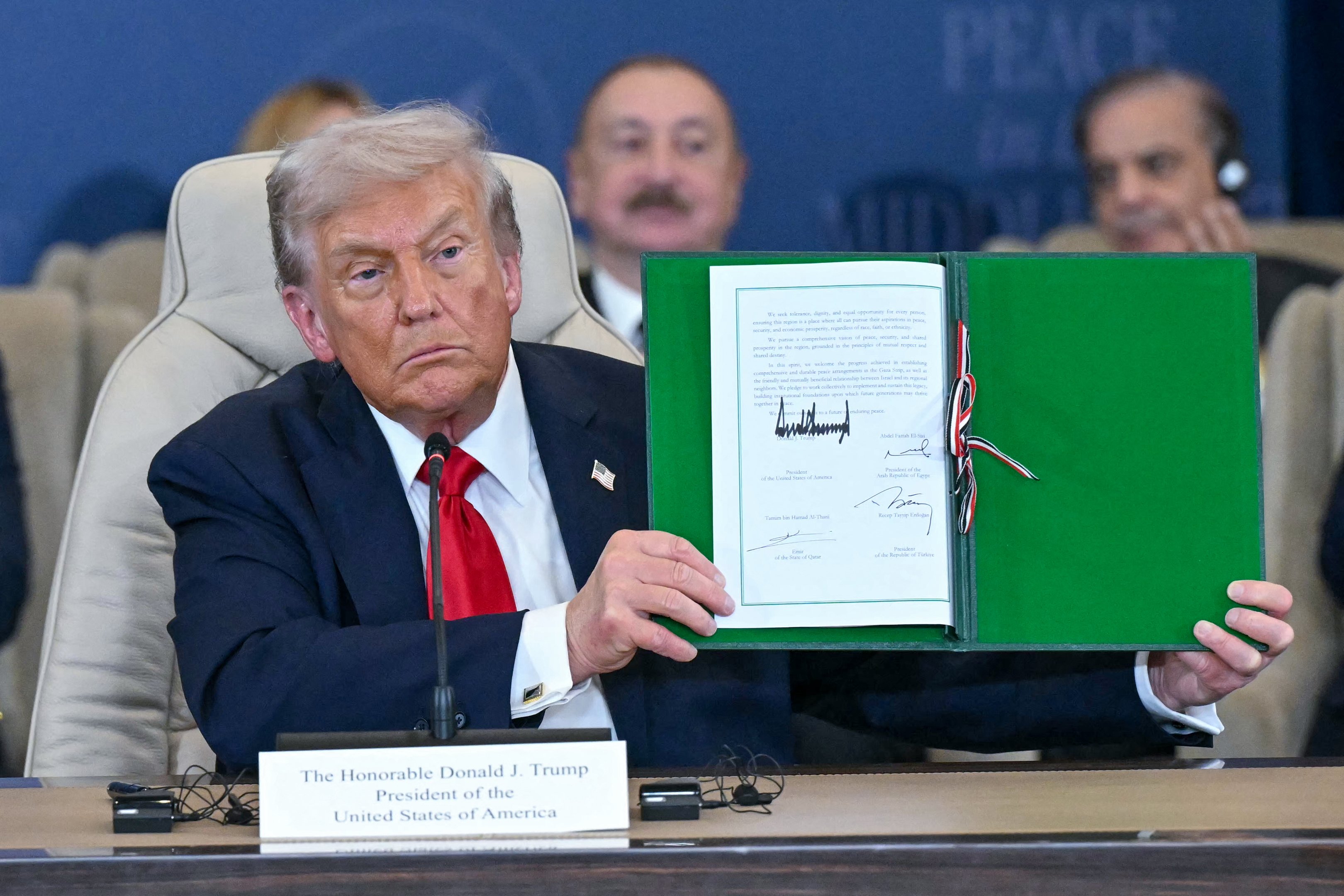 Trump e mediadores assinam o acordo do cessar-fogo em Gaza