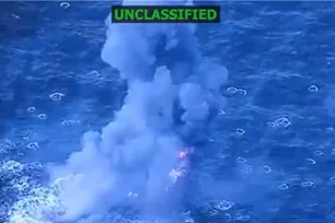 Imagem referente à matéria: EUA atacam barco na Venezuela em meio à guerra de Trump contra traficantes