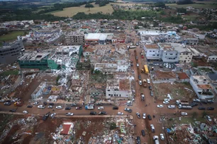 Imagem referente à matéria: Governo propõe auxílio de R$ 50 mil a famílias atingidas por tornado no PR