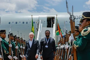 Imagem referente à matéria: Lula chega à África do Sul para encontro do G20; veja a agenda