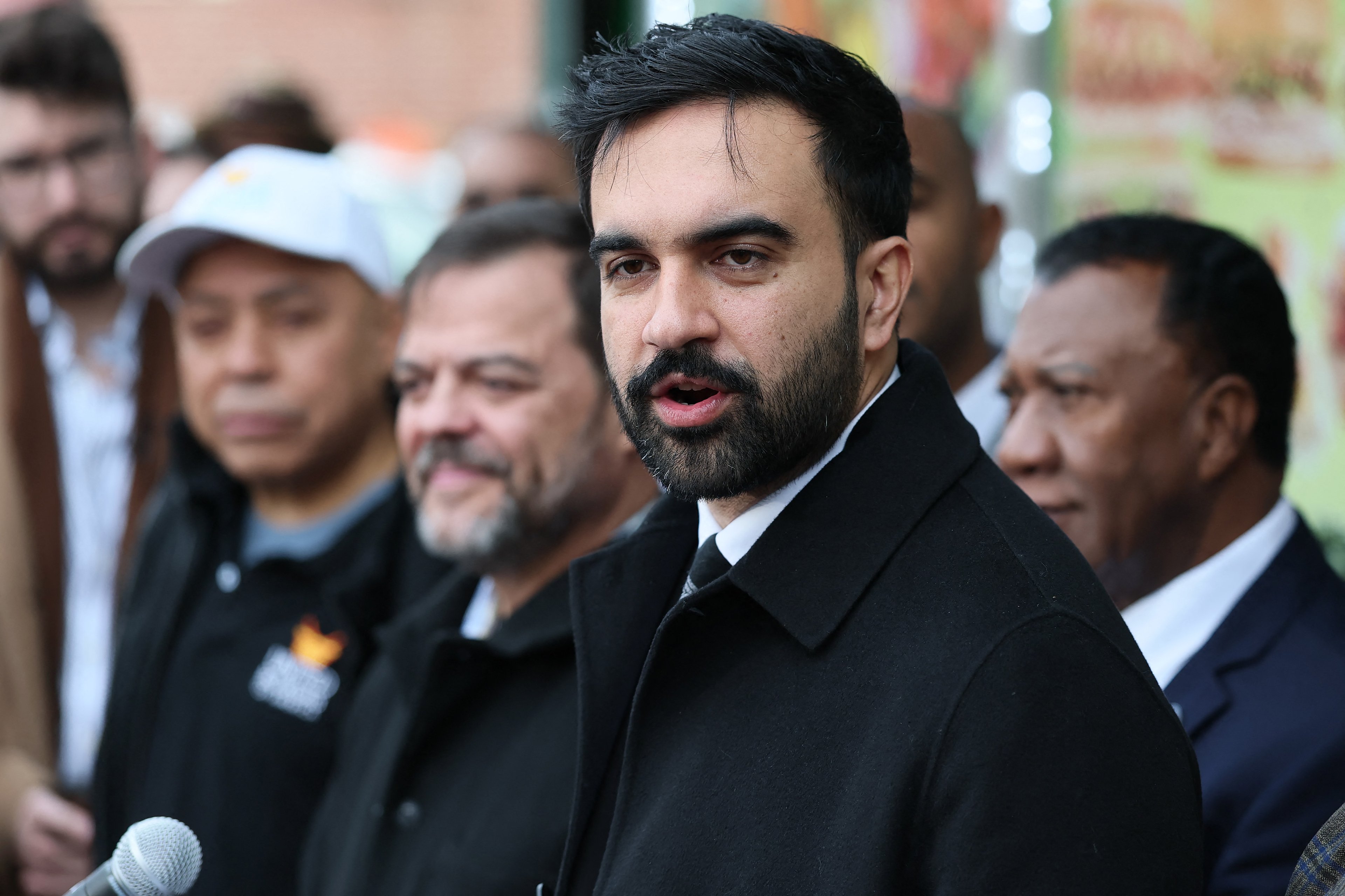 Nova York deve eleger 1º prefeito socialista nesta terça-feira