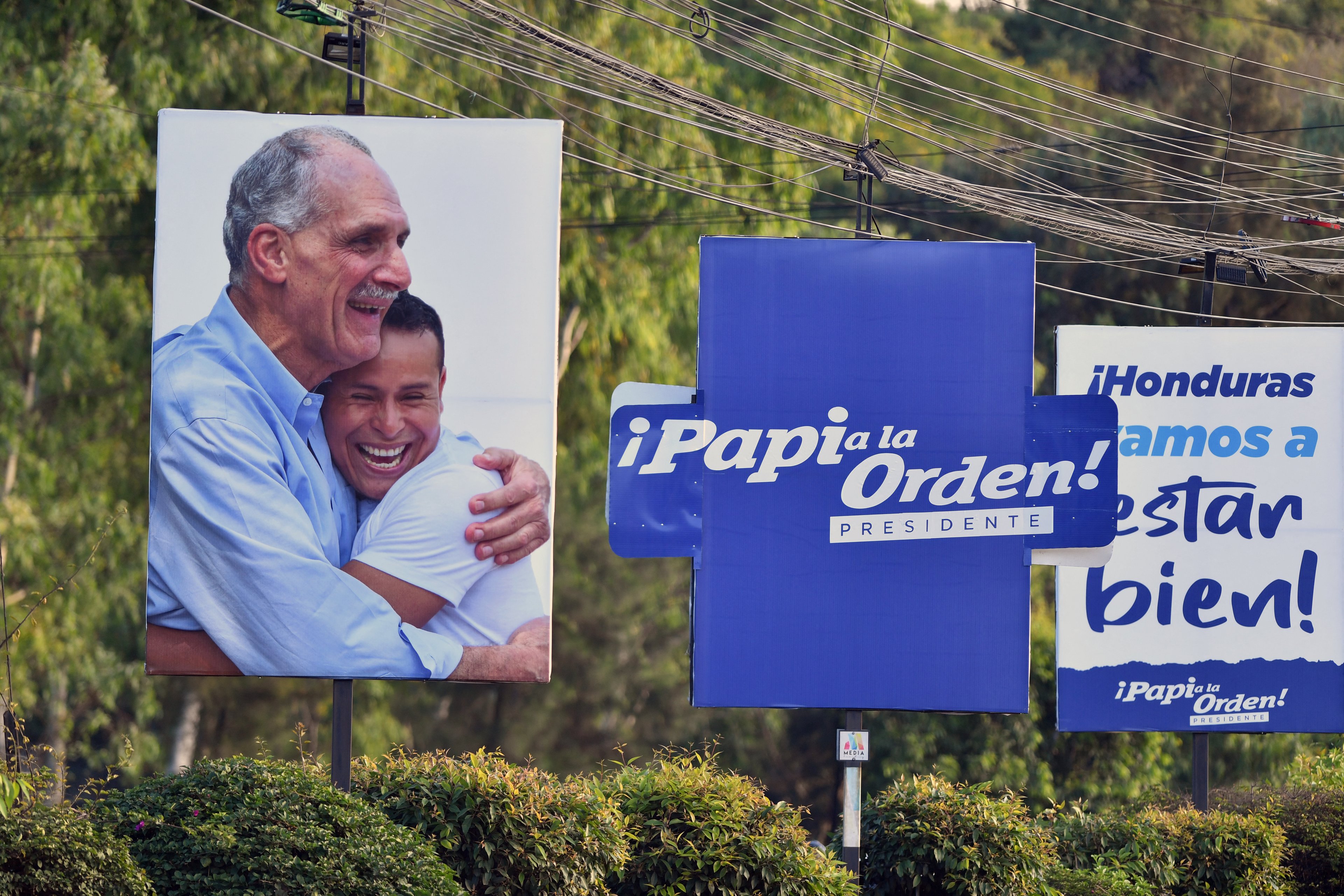 Eleições em Honduras são marcadas por interferência de Trump e empate triplo