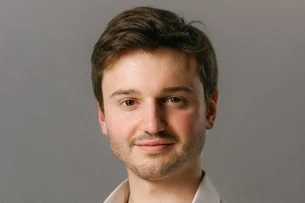 Ele é o bilionário mais jovem do mundo, ensinou à IA 'o que só humanos sabem' e gerou U$10 bi