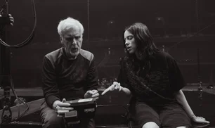 Imagem referente à matéria: Billie Eilish anuncia filme 3D com James Cameron; veja data de lançamento