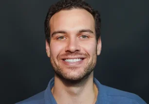 Imagem referente à matéria: Jornadas de 80 horas, câncer e uma venda milionária: os bastidores de uma startup de IA