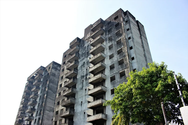 Wille Dijon, no bairro Andrinópolis, em Manaus, permanecia abandonado em 2022 (Domingos Petroceli/Manaus Abandonada/Reprodução)