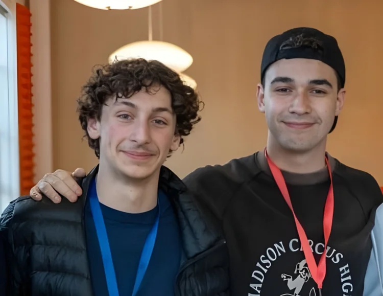 Georges Casassovici e Mathieu Rihet, fundadores da Novoflow. (Linkedin/Reprodução)