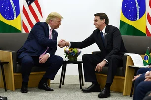 Imagem referente à matéria: Trump demonstra surpresa ao saber da prisão de Bolsonaro: 'É uma pena'