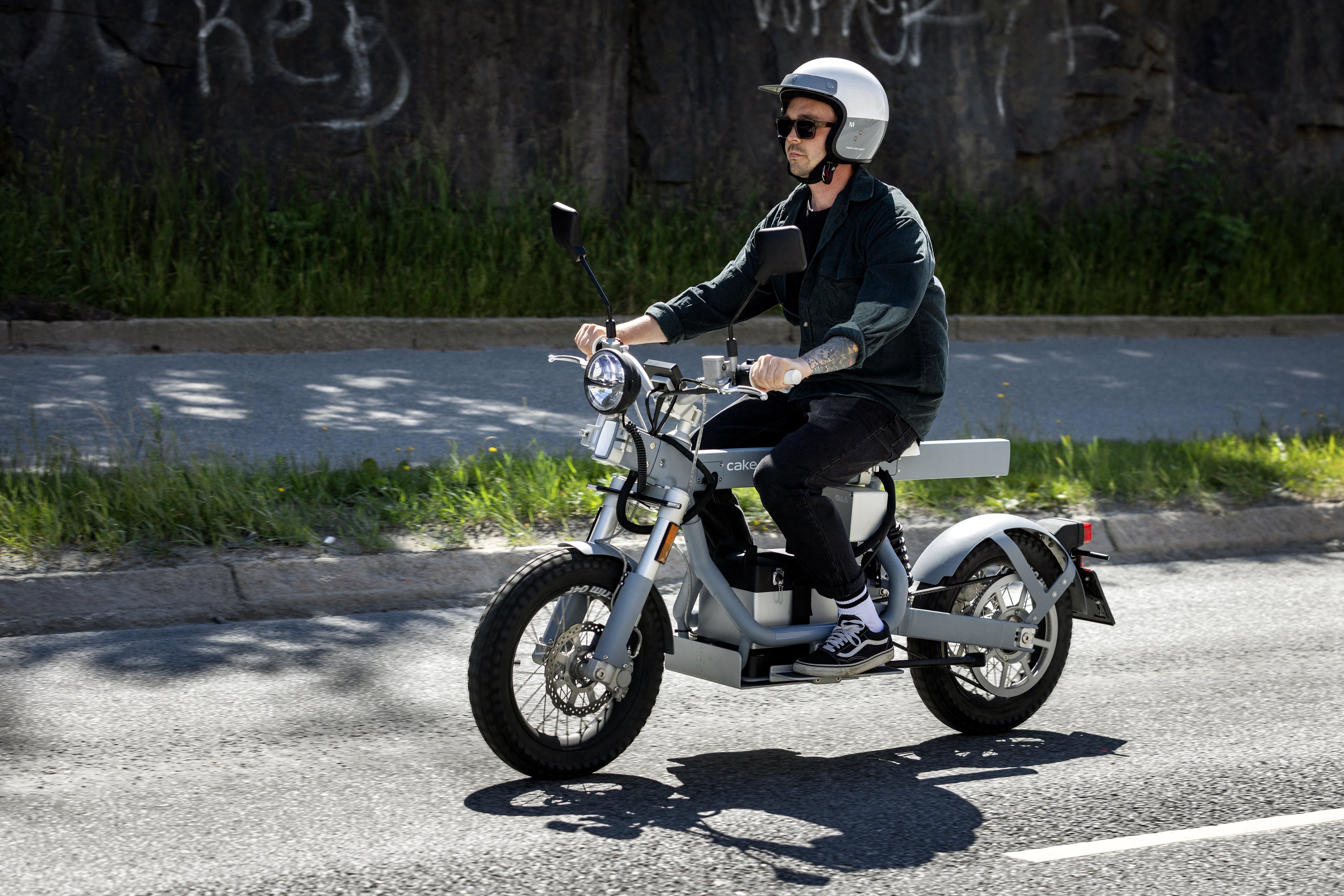 CNH, IPVA e placa: veja as novas regras de trânsito para motos elétricas em 2026