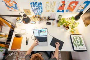 Como os designers usam IA no Brasil?