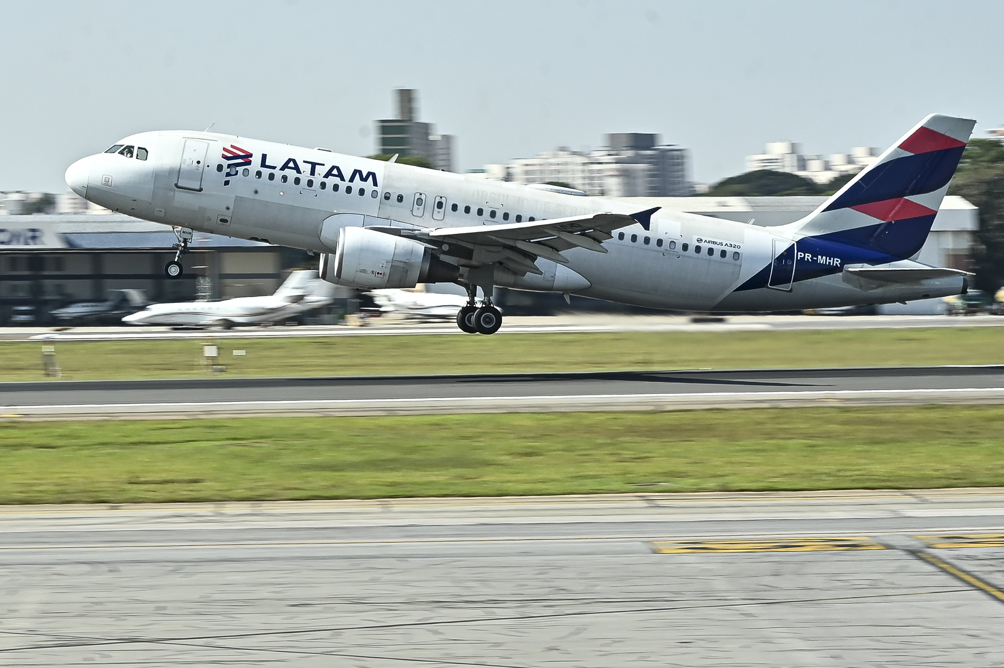 173 voos são cancelados por greve de pilotos da Latam no Chile