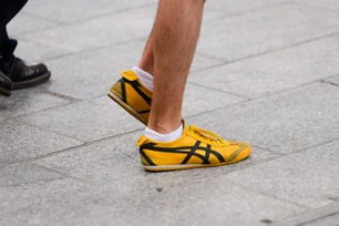 Imagem referente à matéria: Da Segunda Guerra Mundial às redes sociais: a ascensão do Onitsuka Tiger Mexico 66