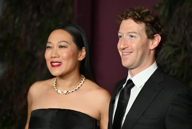 Mark e Priscilla Zuckerberg: bilionários acreditam que a ciência e IA possam render mais frutos do que os investimento filantrópicos em moradia e diversidade (ANGELA WEISS/Getty Images)