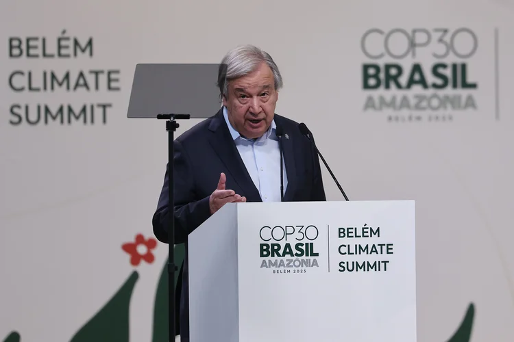 António Guterres: secretário-geral da ONU discursou durante a Cúpula dos Líderes na COP30 em novembro de 2025. (Wagner Meier/Getty Images)