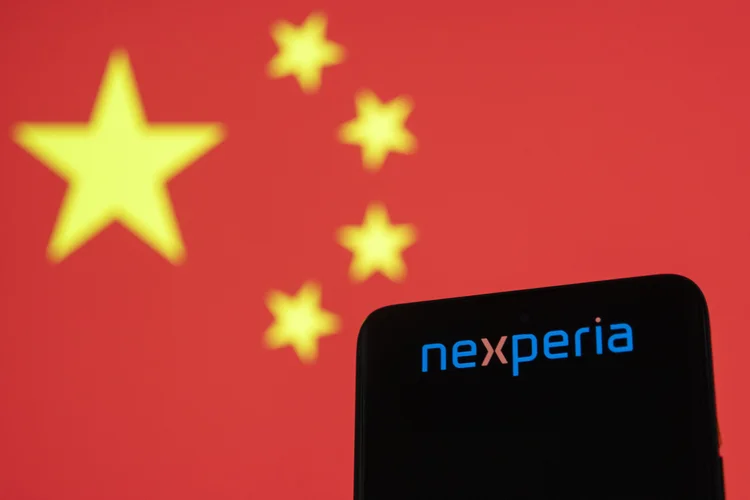 Nexperia: governo chinês cobra solução prática da Holanda para situação com fabricante de chips (Nicolas Economou/Getty Images)