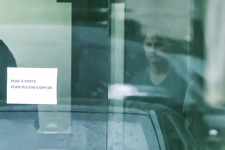 Jair Bolsonaro preso: ex-presicente apareceu na portaria da Polícia Federal em Brasília, após prisão. (Sergio Lima / AFP via Getty Images)