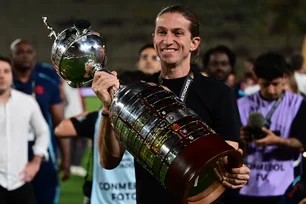 Imagem referente à matéria: Qual o salário do Filipe Luís, técnico campeão da Libertadores?