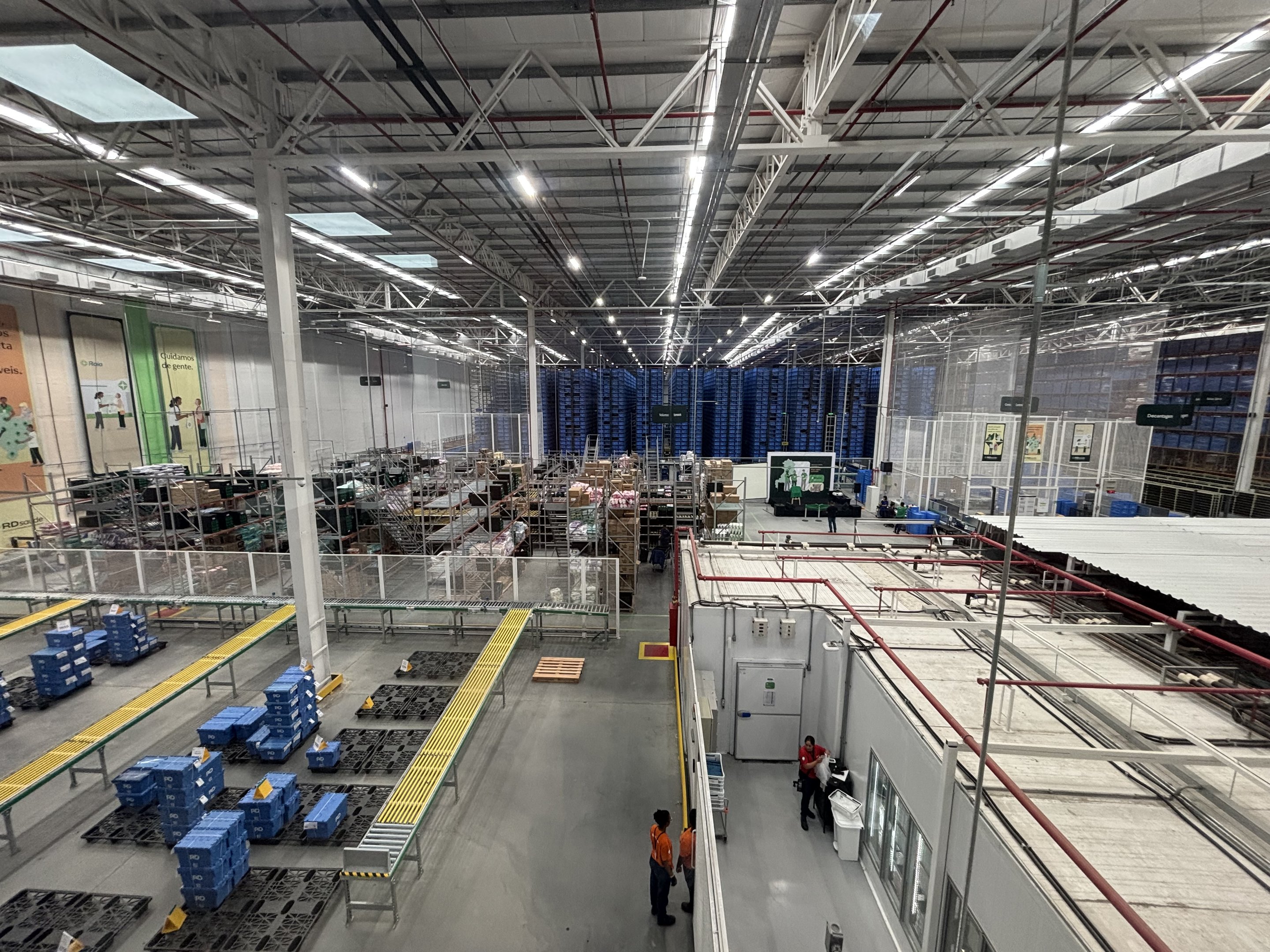 Novo galpão da RD Saúde custou R$ 80 milhões e tem 90 robôs