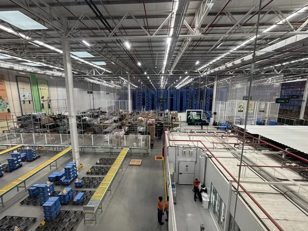 Imagem referente à notícia: Novo galpão da RD Saúde custou R$ 80 milhões e tem 90 robôs