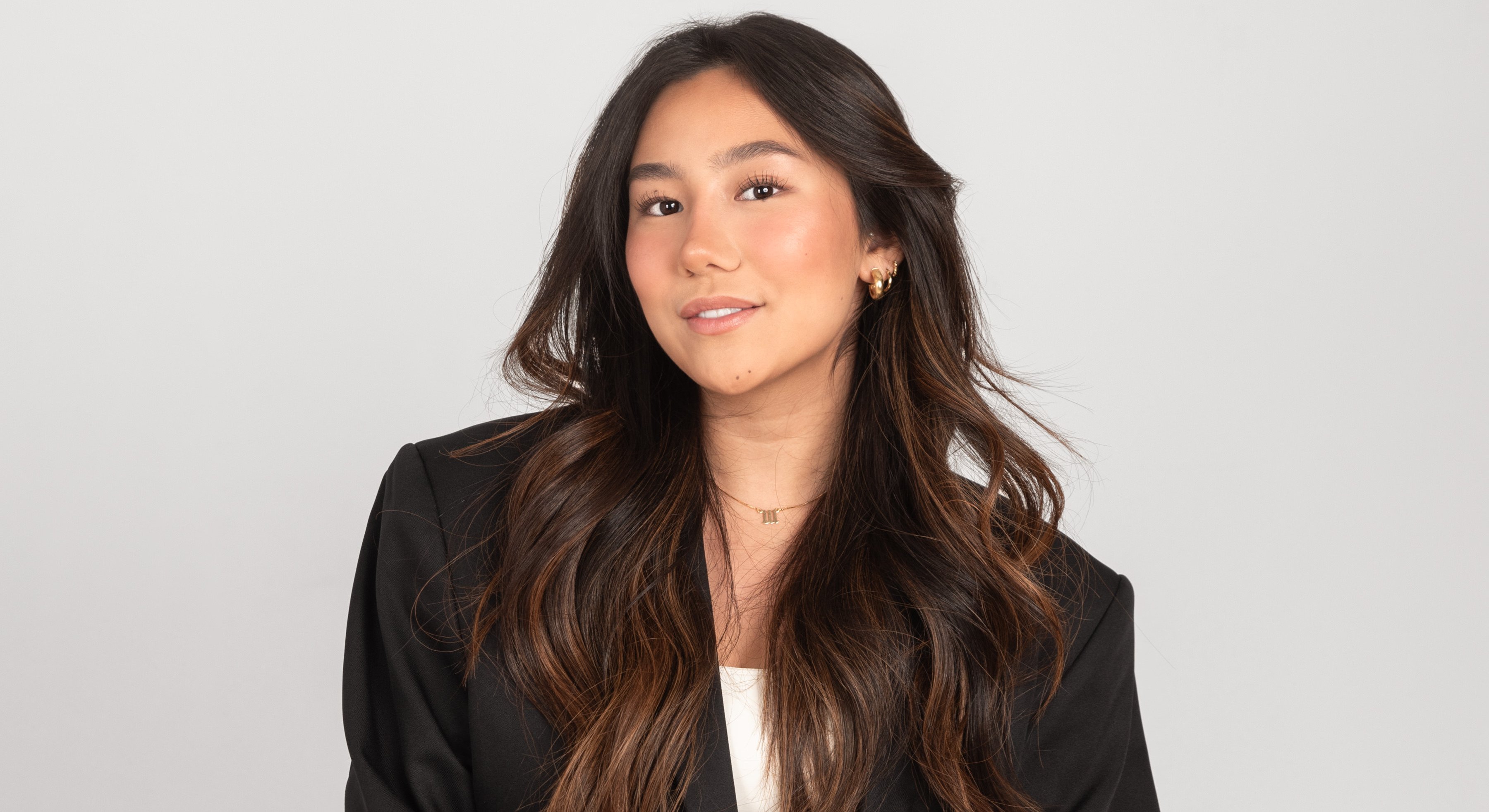 Aos 17 anos, ela criou uma marca de roupas e hoje fatura R$ 10 milhões