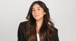 Aos 17 anos, ela criou uma marca de roupas e hoje fatura R$ 10 milhões