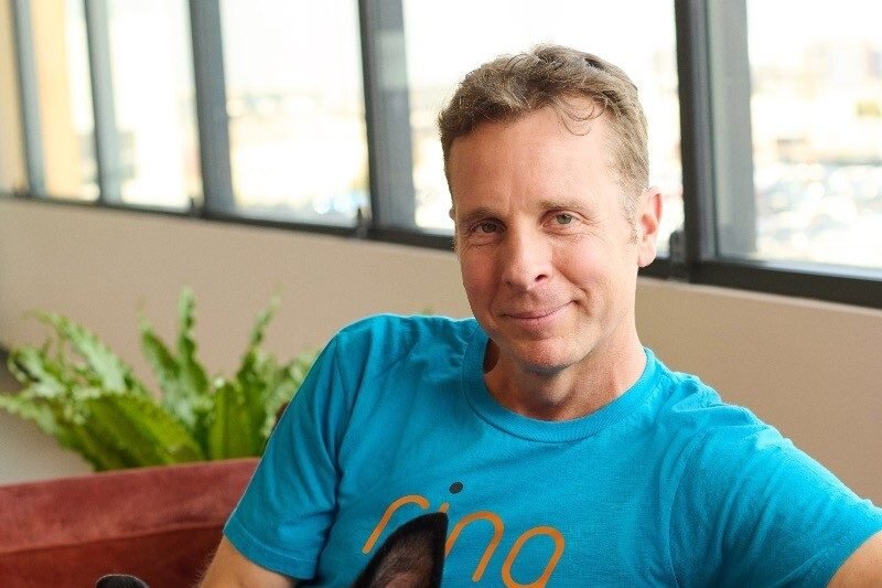 De limpar estábulos a vender sua empresa por US$ 1,15 bi à Amazon — esse empresário revela o segredo