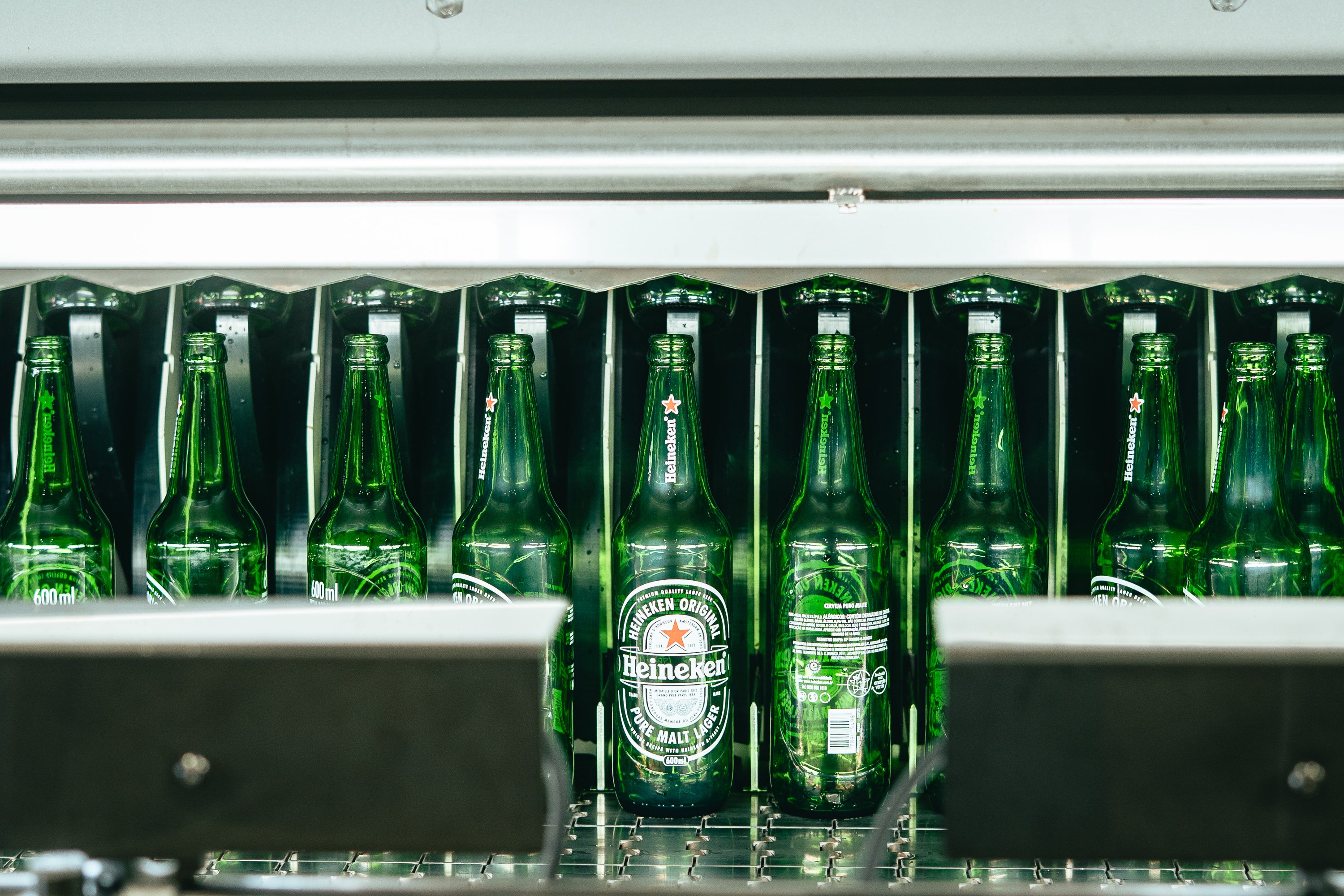 Heineken planeja demitir 6 mil pessoas após queda na demanda por cerveja