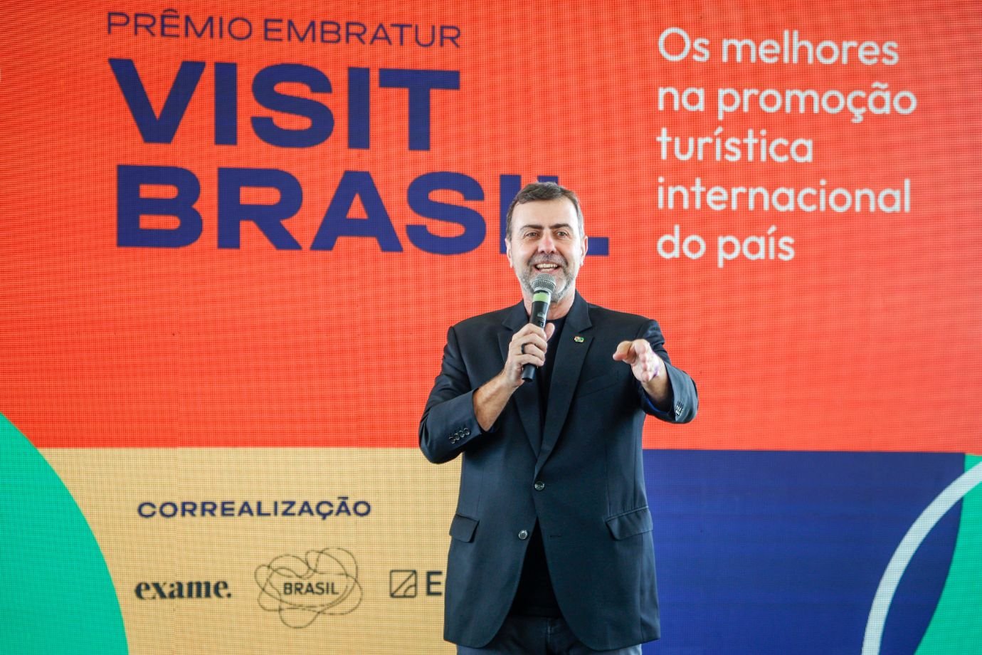 Embratur lança prêmio para reconhecer quem promove o Brasil no exterior