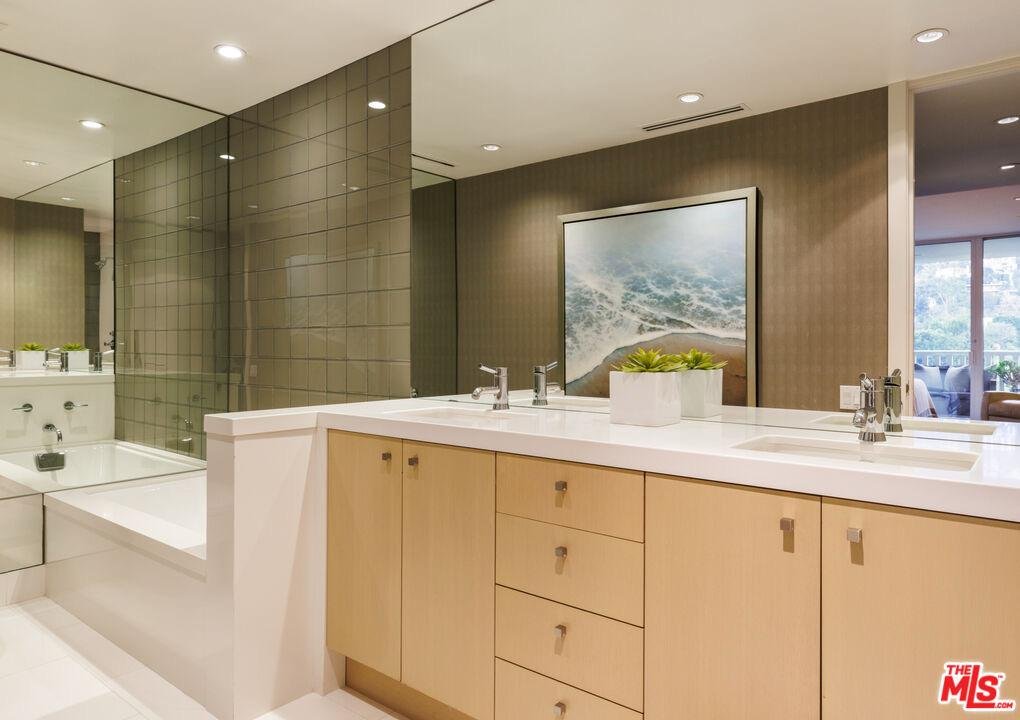 Apartamento à venda de Ozzy Osbourne