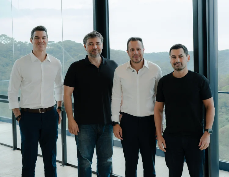 Pedro Fernandes, CEO da BRM Asset, Igor Claudino, diretor financeiro do Grupo Attos, Roberto Botelho, diretor comercial da Base Incorporações, e Fernando Garrido, gerente de portfólio da BRM Asset (Reserva Jardim Botânico/Divulgação)