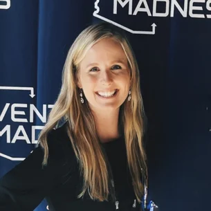 A lesão que tirou uma atleta do tênis e a levou a um negócio de US$ 25 mil por mês