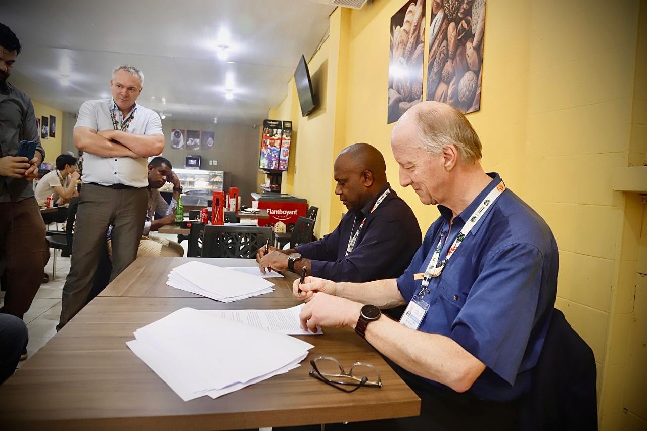 Após incêndio na COP30, Vanuatu e ONU assinam acordo em padaria de bairro de Belém