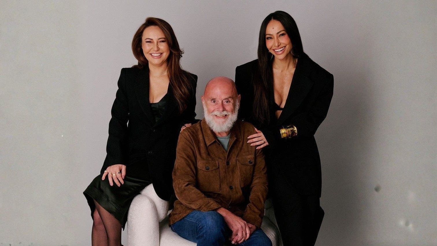 Sabrina e Karina Sato entram no Camarote Nº1 e reforçam disputa no Carnaval do Rio