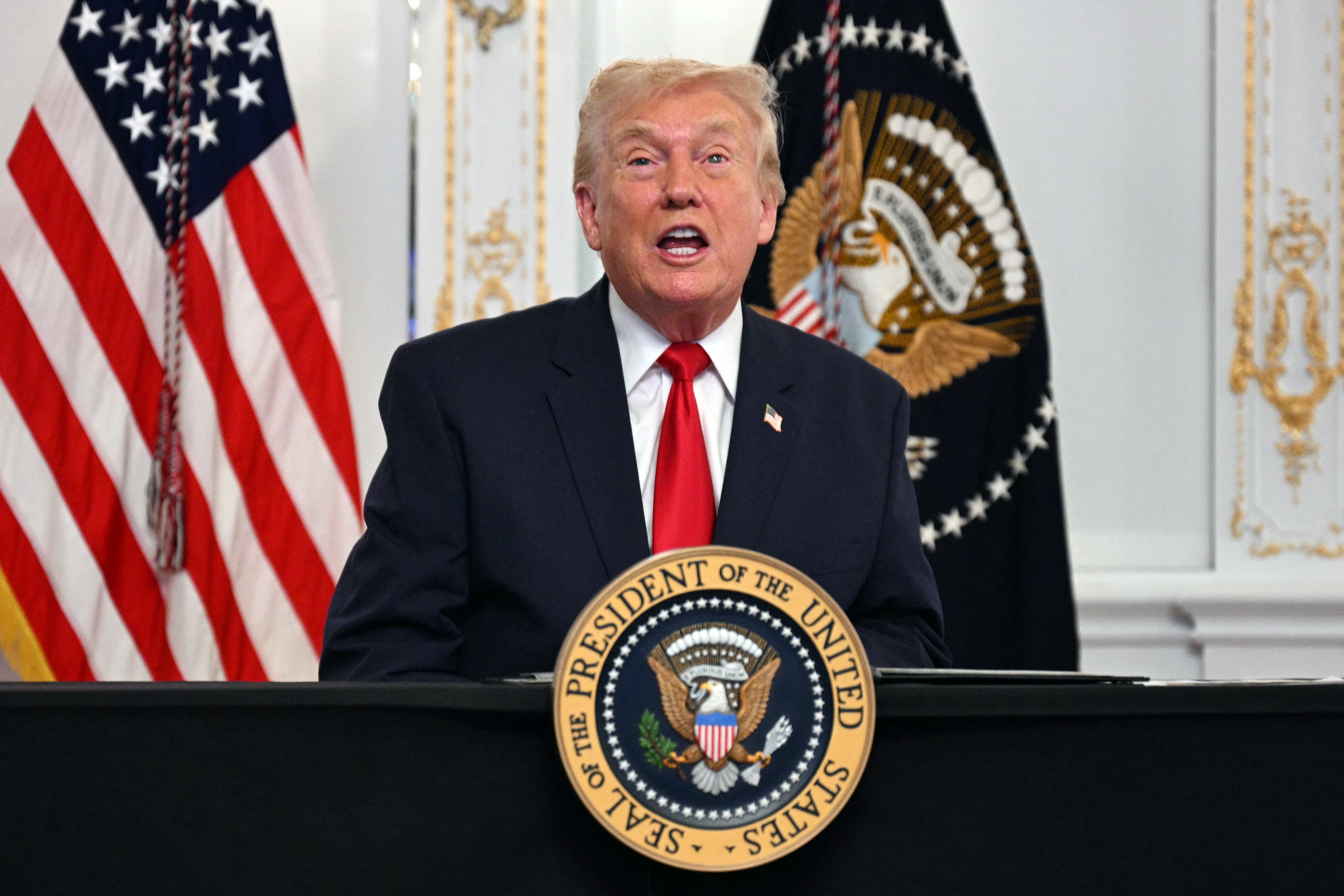 Trump diz que vai ampliar combate a traficantes venezuelanos por terra