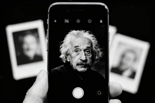 O que Albert Einstein tem a ver com a câmera do seu smartphone