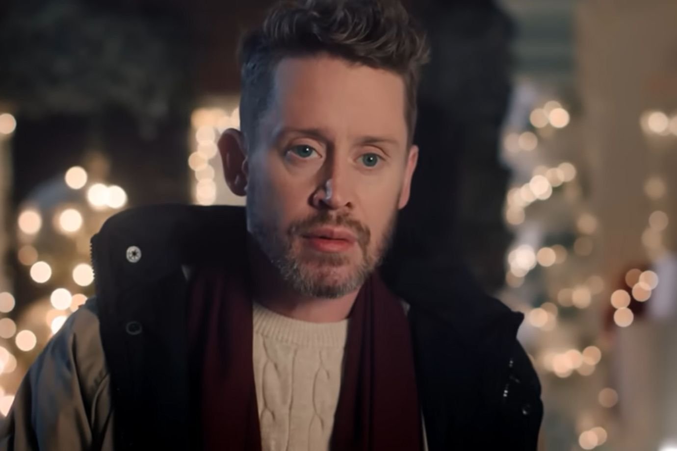 'Esqueceram de Mim': Macaulay Culkin revive Kevin em campanha de Natal
