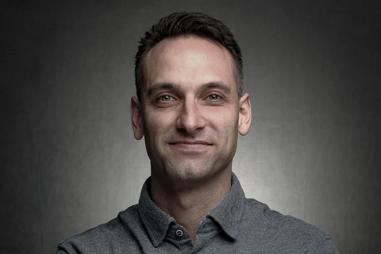 Jonathan Kolozsvary, global head of Small Business da Visa: defende que reconhecer criadores como pequenas empresas é essencial para ampliar o acesso a soluções financeiras e programas de educação (Divulgação)