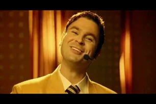 Imagem referente à matéria: 'Quem ama, bloqueia': 11 campanhas da Oi que marcaram os anos 2000