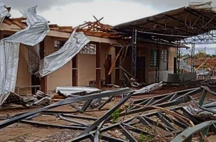 Imagem referente à matéria: Tornado no PR: escolas são destruídas e Enem é suspenso em cidade atingida