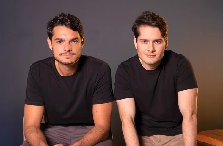 Guilherme Puliti e Bento Meirelles, da Minimal Club: "Queríamos oferecer qualidade real, sem depender de marca estampada ou status" (Minimal Club/Divulgação)